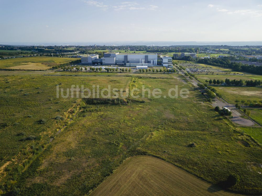 Luftbild Dresden - Neubaufläche des Werksgelände einer Halbleiter- und Chipfabrik der ESMC - European Semiconductor Manufacturing Company in Dresden im Bundesland Sachsen, Deutschland