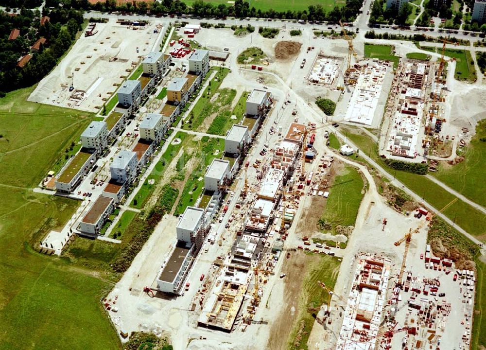 München aus der Vogelperspektive: Neubaugebietsfläche Siedlung Am Harthof in Milbertshofen in München.