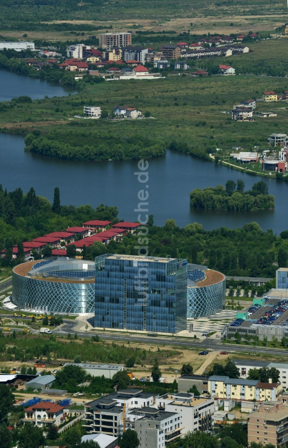 Bukarest von oben - Neubauprojekt des Büro- und Verwaltungskomplex Petrom City der an der Strada Coralilor in Bukarest in Rumänien