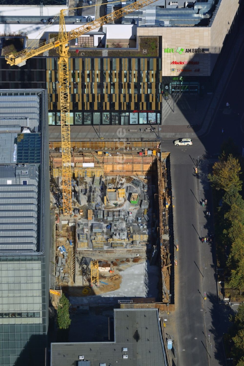 Leipzig aus der Vogelperspektive: Neubauprojekt Ibis-Hotel am Bildermuseum in Leipzig im Bundesland Sachsen