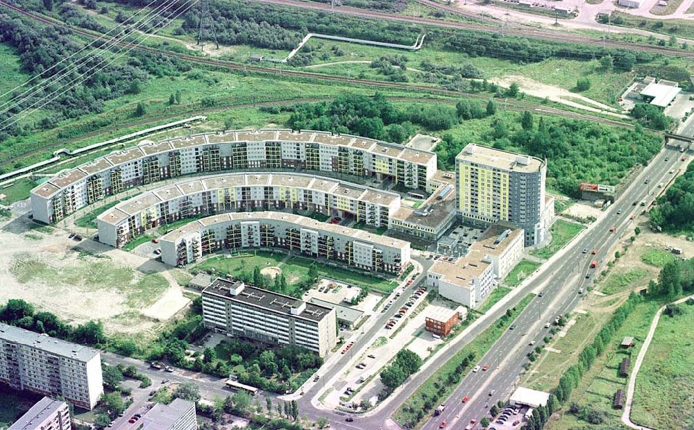 Berlin-Lichtenberg aus der Vogelperspektive: Neubausiedlung Rosenfelder Ring an der B1 in Berlin-Lichtenberg.