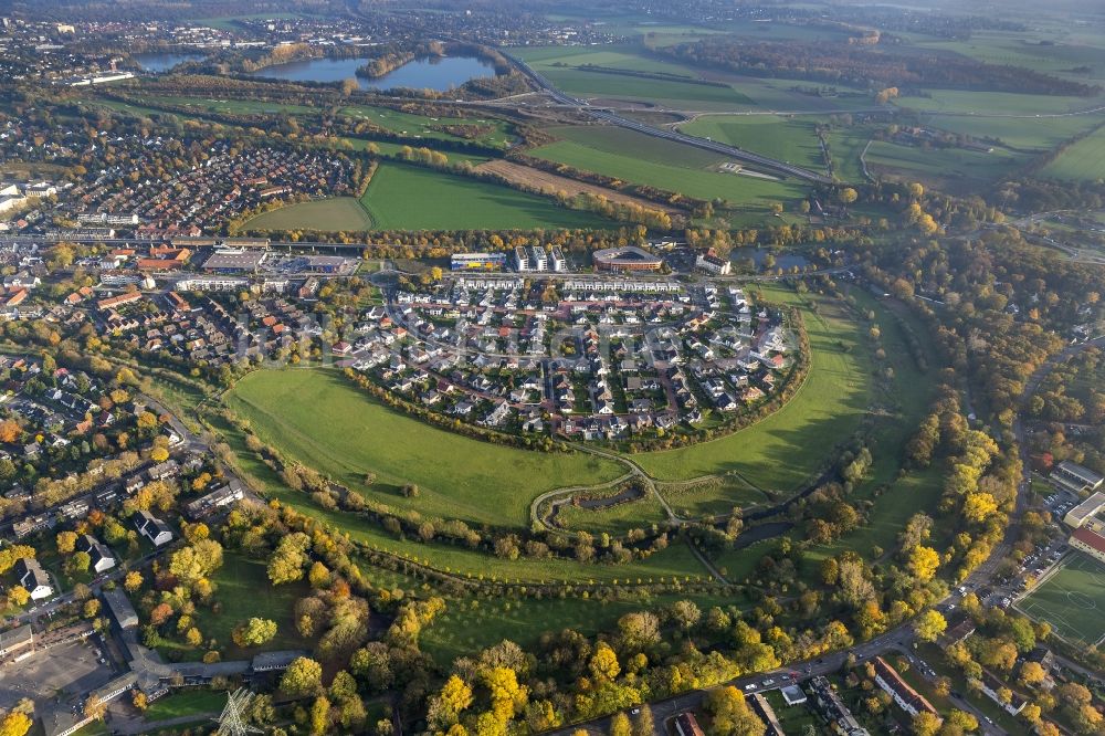 Duisburg aus der Vogelperspektive: Neubausiedlung im Stadteil Huckingen von Duisburg im Ruhrgebiet in Nordrhein-Westfalen