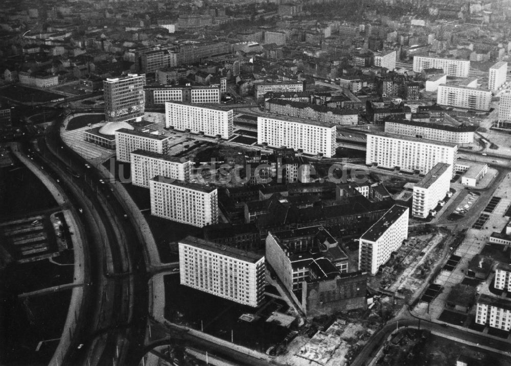 Luftbild Berlin - Neubausiedlung zwischen der Alexanderstraße und der Karl-Marx-Allee in Berlin