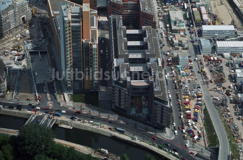 Berlin Lichtenberg von oben - Neubauten am des Bundesverband der Deutschen Volksbanken und Raiffeisenbanken BVR e.V. und des debis- Haus im Quartier Daimler am Potsdamer Platz in Berlin