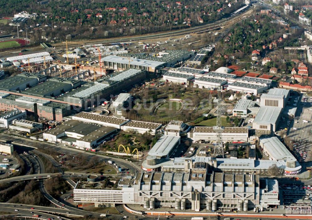 Berlin - Charlottenburg aus der Vogelperspektive: Neubauten auf dem Messegelände der Messe Berlin am Berliner Funkturm / ICC in Charlottenburg.