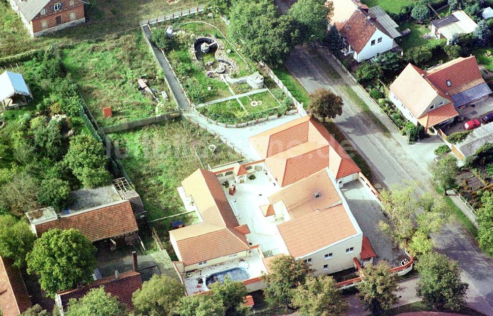 Nedlitz / BRB aus der Vogelperspektive: Neubauvilla an der Lindenallee in Nedlitz (nordöstlich von Zerbst) in Sachsen - Anhalt.