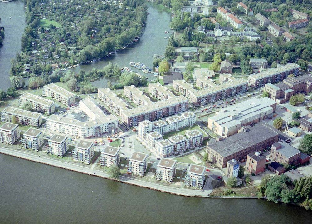 Luftbild Berlin - Köpenick - Neubauwohngebiet Der Krusenick an der Friedrichshagener Straße in Berlin - Köpenick.