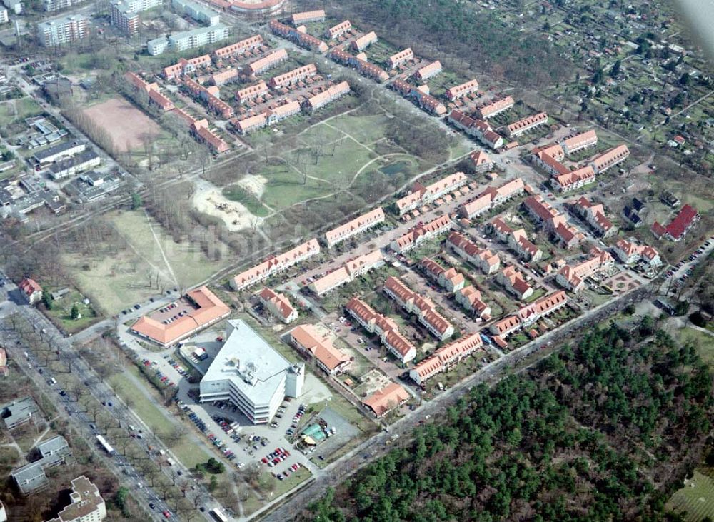 Berlin - Zehlendorf / Schlachtensee von oben - Neubauwohngebiet Schlachtensee - Süd an der Potsdamer Chaussee in Berlin - Zehlendorf.