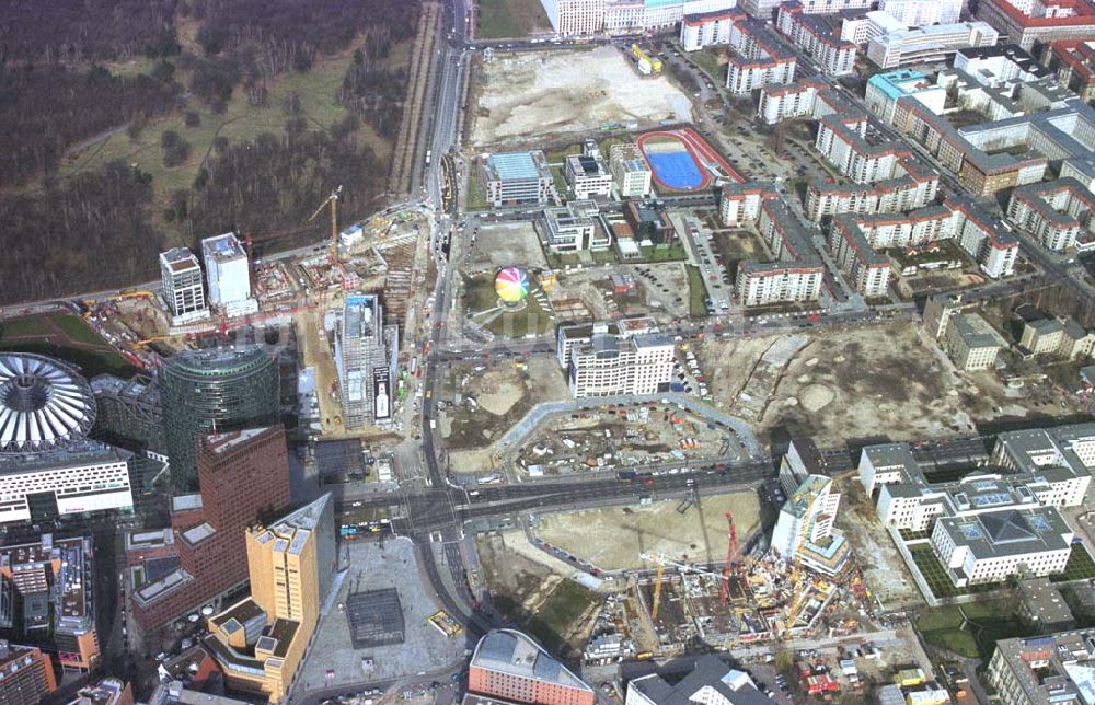 Berlin- Tiergarten aus der Vogelperspektive: Neubebauung des Leipziger Platzes am Potsdamer-Platz in Berlin-Tiergarten 11.03.02