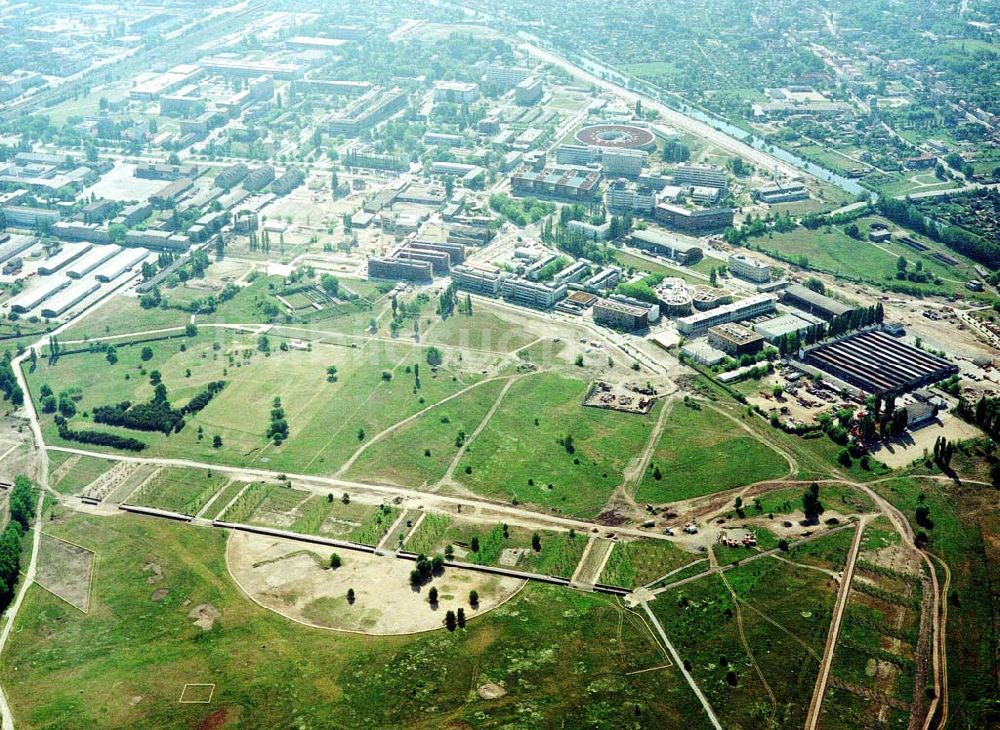 Berlin - Johannisthal von oben - Neubepflanzungen auf dem ehem. Flugplatz Johannisthal.