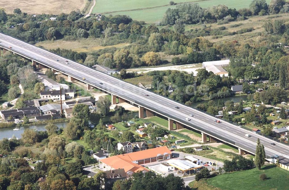 Rüdersdorf / Brandenburg aus der Vogelperspektive: Neue Autobahnbrücke Rüdersdorf am östlichen Berliner Ring.