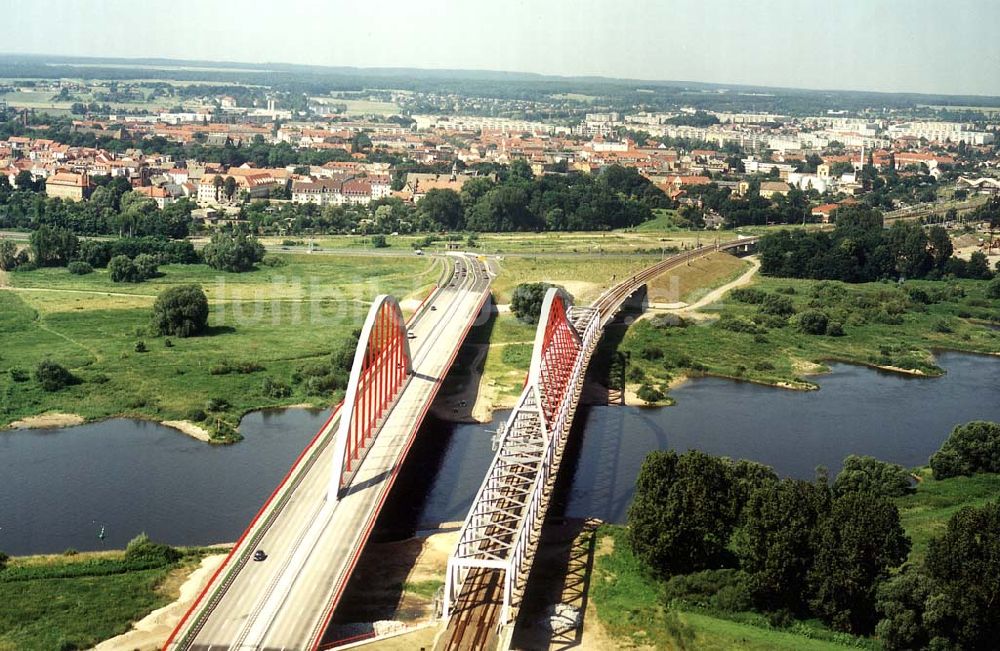 Wittenberg / BRB aus der Vogelperspektive: Neue Elbbrücke am südlichen Stadtrrand von Wittenberg / BRB