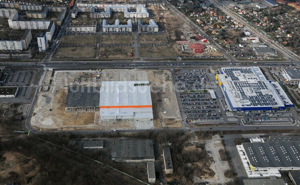 Luftaufnahme Berlin-Lichtenberg - Neue Ikea-Filiale und Baustelle des neuen Globus-Baumarkts in Berlin-Lichtenberg