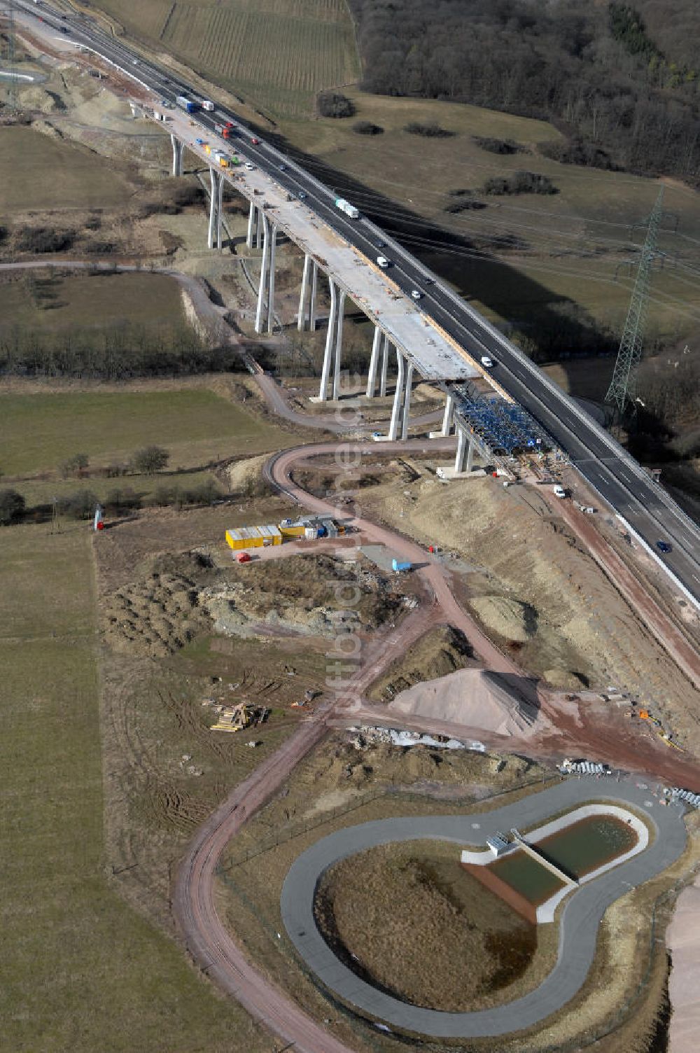 Luftaufnahme Ettenhausen - Neue A4 - Nesseltalbrücke Ettenhausen - new nesselthal - bridge on the motorway course E40 / A4 in thuringia