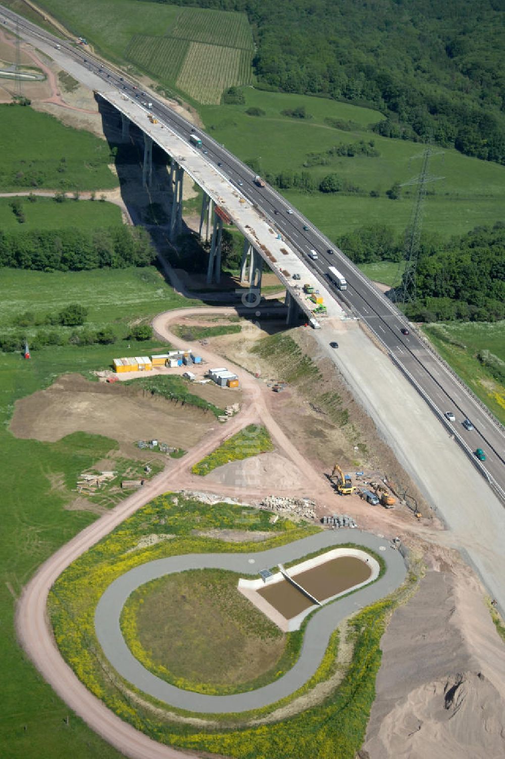 Ettenhausen aus der Vogelperspektive: Neue A4 - Nesseltalbrücke Ettenhausen - new nesselthal - bridge on the motorway course E40 / A4 in thuringia