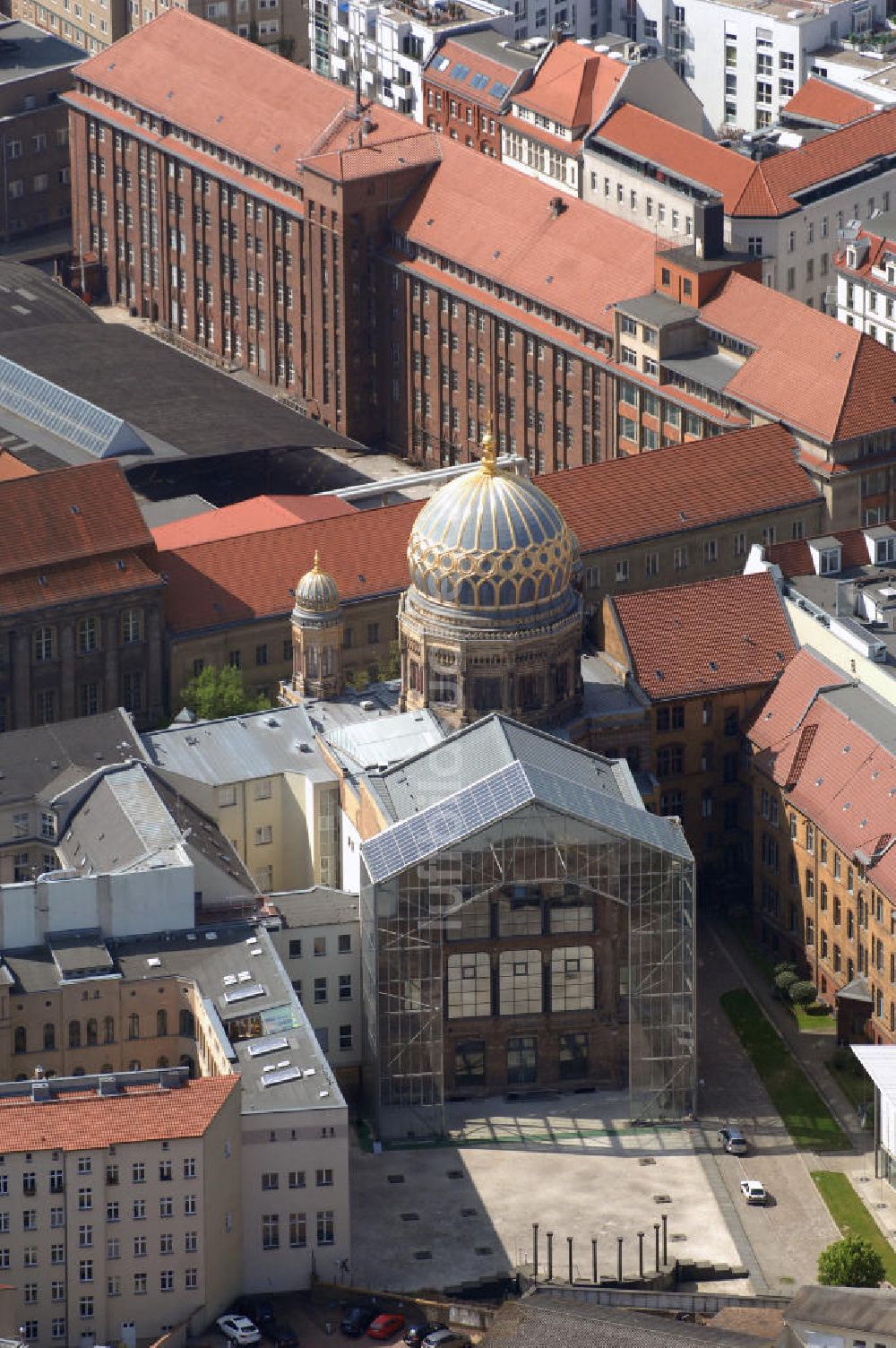 Berlin von oben - Neue Synagoge an der Oranienburger Straße in Berlin-Mitte