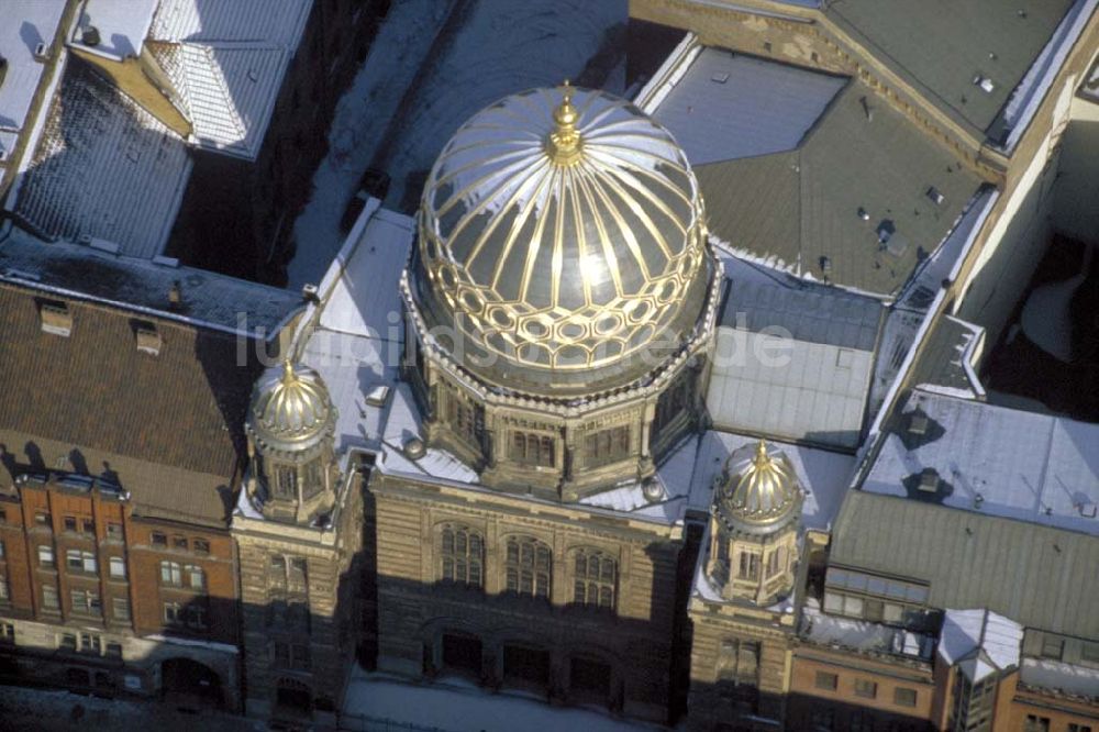 Luftbild Berlin - Neue Synagoge in der Oranienburger Straße im Winter.