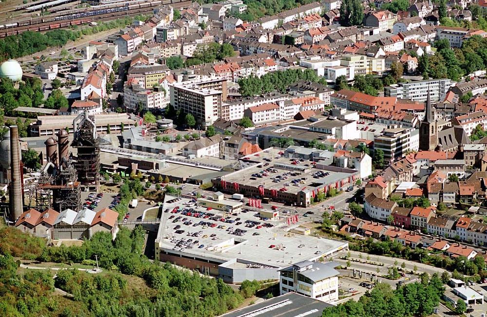 Luftbild Neuenkirchen / Saarland - Neuenkirchen / Saarland Blick auf das Stadtzentrum von Neuenlirchen im Saarland mit Sicht auf das Saarpark-Center (ECE-Center) 03