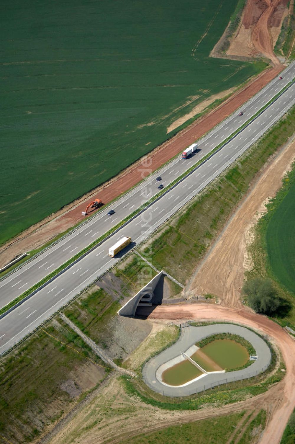 Luftbild Hötzelsroda - Neuer A4 -Autobahnverlauf bei Hötzelsroda - new A4 motorway course E40 / A4 near Hötzelsroda in thuringia