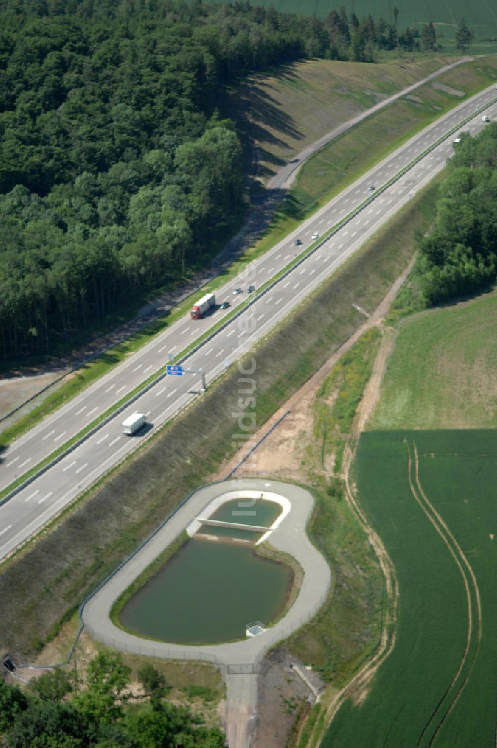 Luftbild Hötzelsroda - Neuer A4 -Autobahnverlauf bei Hötzelsroda - new A4 motorway course E40 / A4 near Hötzelsroda in thuringia