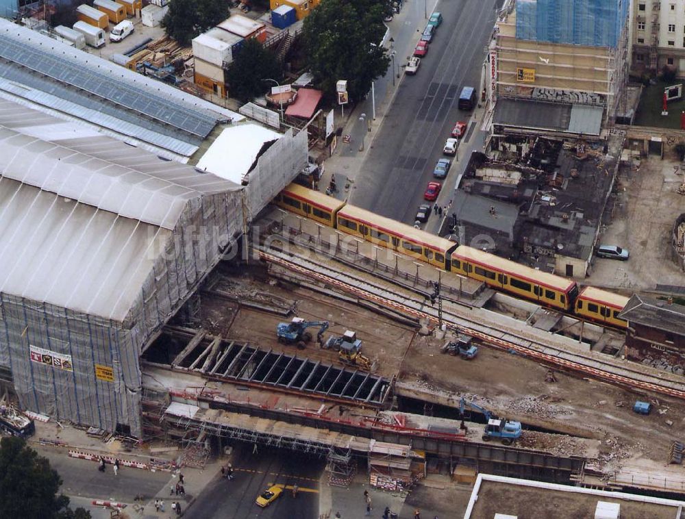 Berlin von oben - Neuer S-Bahnzug der Baureihe 481 (DWA-AG) im Berliner Stadtzentrum 18.09.1997