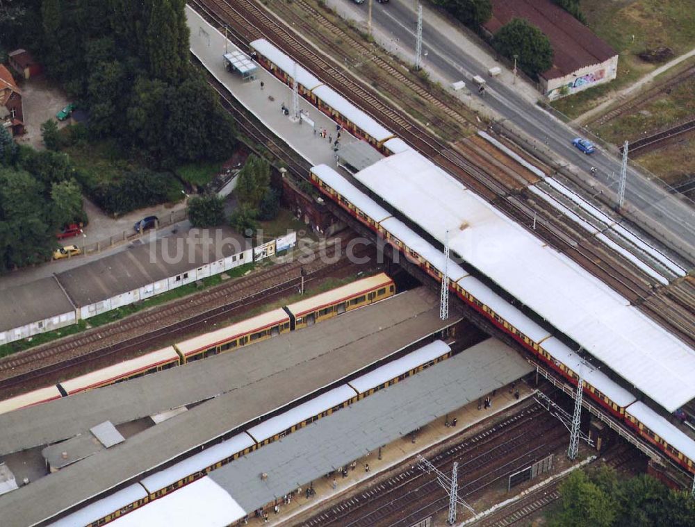 Luftbild Berlin - Neuer S-Bahnzug der Baureihe 481 (DWA-AG) im Berliner Stadtzentrum 18.09.1997