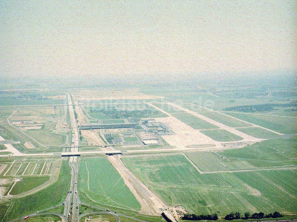 Leipzig - Schkeuditz aus der Vogelperspektive: Neuer Flughafen Leipzig - Schkeuditz