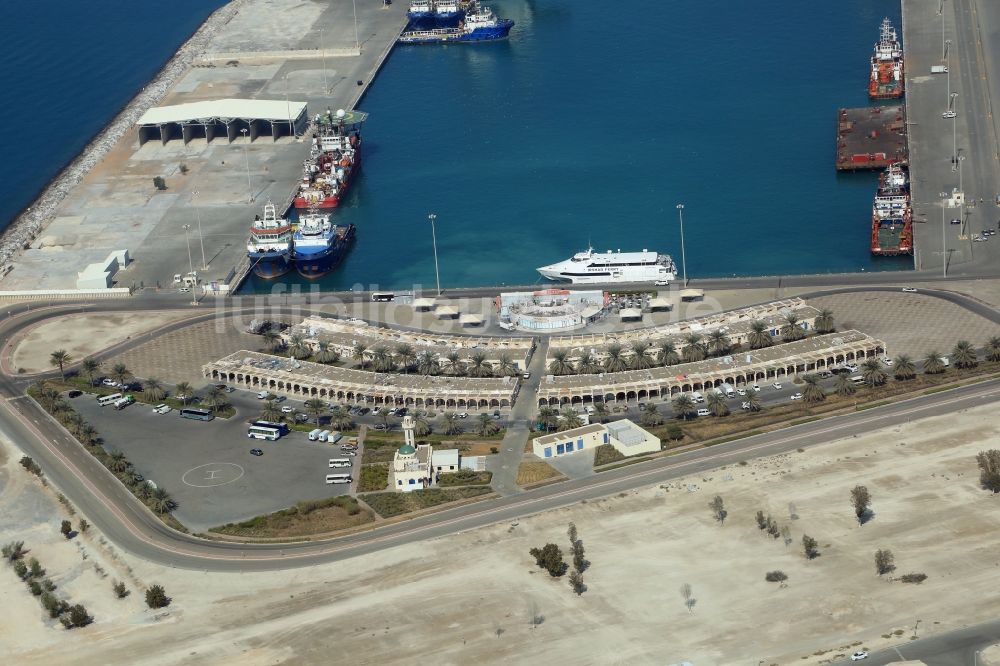 Luftaufnahme Abu Dhabi - Neuer Hafen Mina im Hafenareal Port Zayed in Abu Dhabi in Vereinigte Arabische Emirate