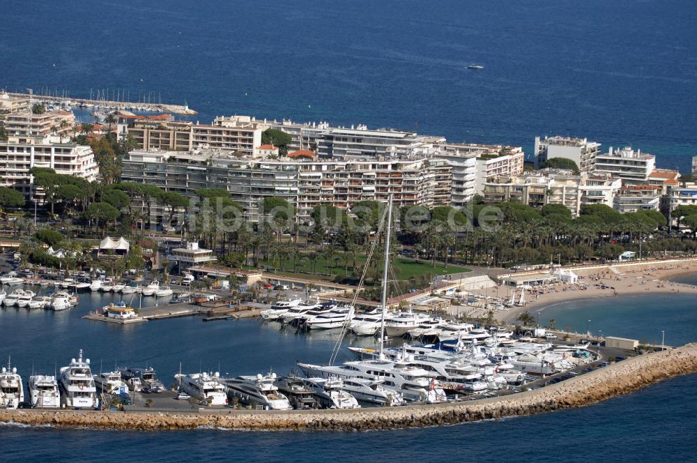 Luftaufnahme Cannes - Neuer Hafen Port Pierre Canto von Cannes in Palm Beach