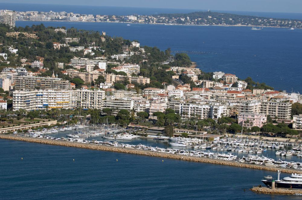 Luftaufnahme Cannes - Neuer Hafen Port Pierre Canto von Cannes in Palm Beach