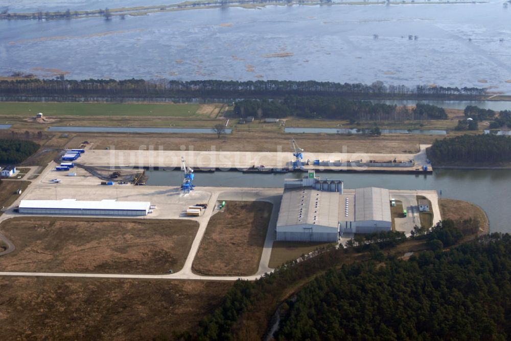 Luftaufnahme Schwedt / Oder - Neuer Hafen Schwedt / Oder in Brandenburg