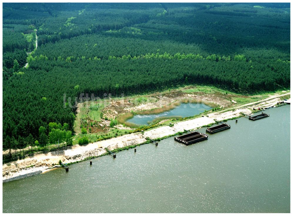 Niegripp / Sachsen-Anhalt aus der Vogelperspektive: Neuer Laichteich am Elbe-Havel-Kanal an der Schleuse Niegripp im Rahmen der Ausgleichs- und Ersatzmaßnahmen am Wasserstraßenkreuz Magdeburg / Elbe-Havel-Kanal