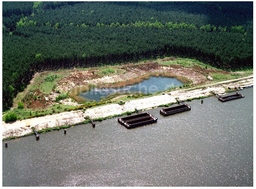 Luftbild Niegripp / Sachsen-Anhalt - Neuer Laichteich am Elbe-Havel-Kanal an der Schleuse Niegripp im Rahmen der Ausgleichs- und Ersatzmaßnahmen am Wasserstraßenkreuz Magdeburg / Elbe-Havel-Kanal