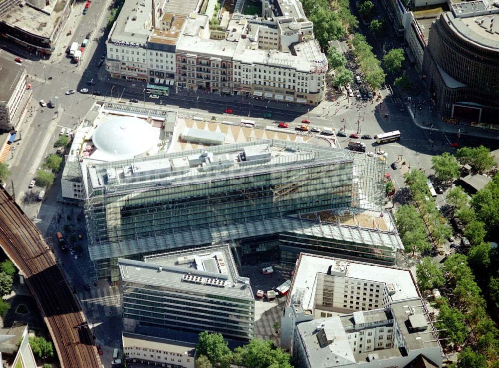 Berlin - Charlottenburg aus der Vogelperspektive: Neuerbautes Kranzlereck am Berliner Kurfürstendamm in Berlin - Charlottenburg.