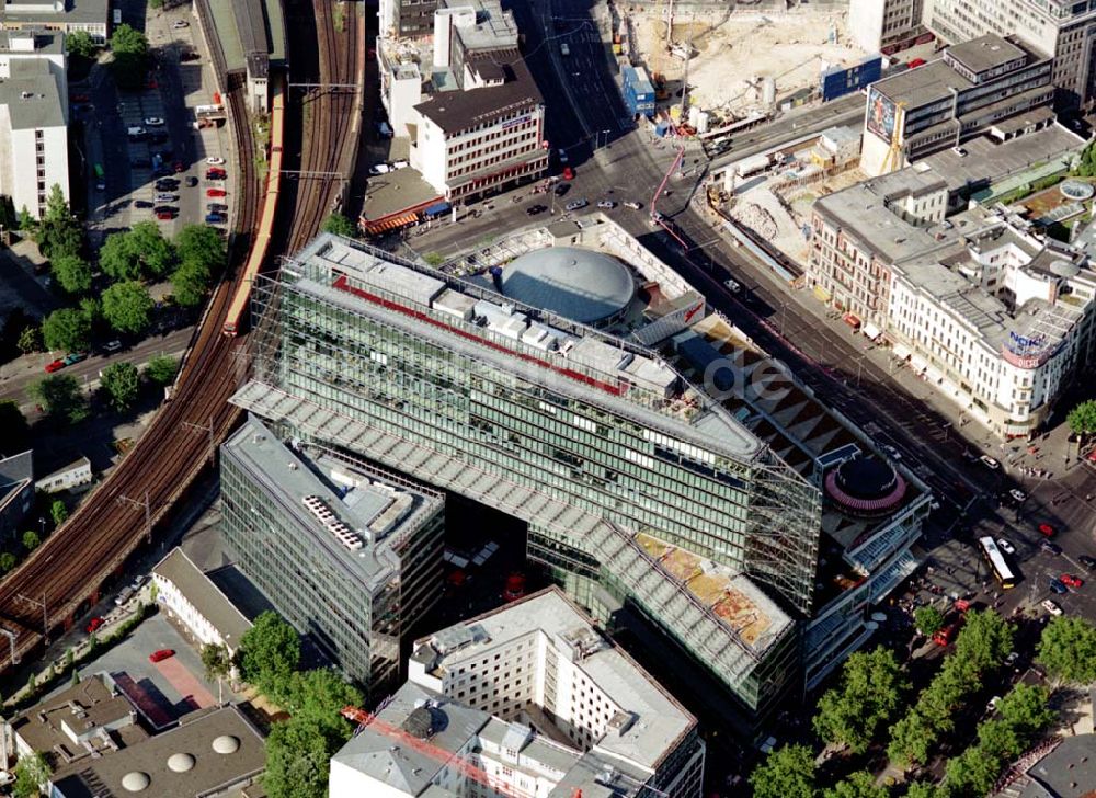 Luftaufnahme Berlin - Neuerbautes Kranzlereck der DIFA am Berliner Kurfürstendamm in Berlin - Charlottenburg. 08.07.02