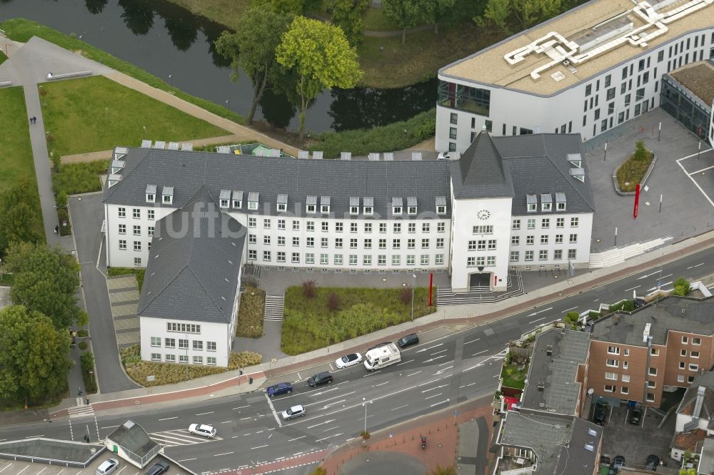 Luftbild Moers - Neues und Altes Rathaus von Moers im Ruhrgebiet am Niederrhein in Nordrhein-Westfalen