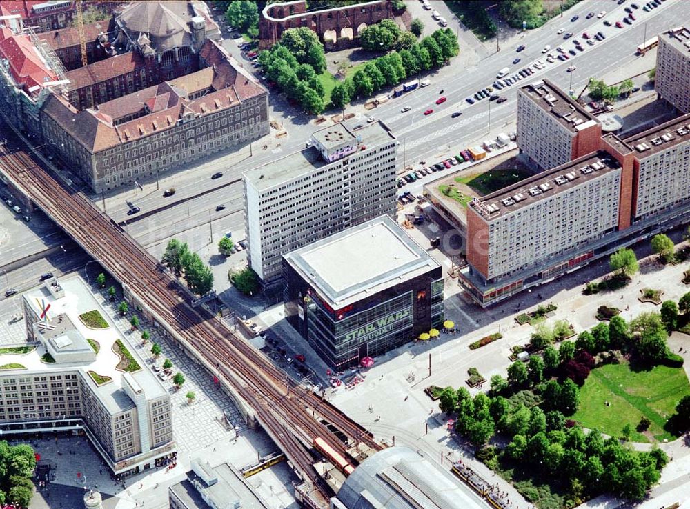 Berlin aus der Vogelperspektive: Neues CUBIX - Kino am Berliner Fernsehturm.