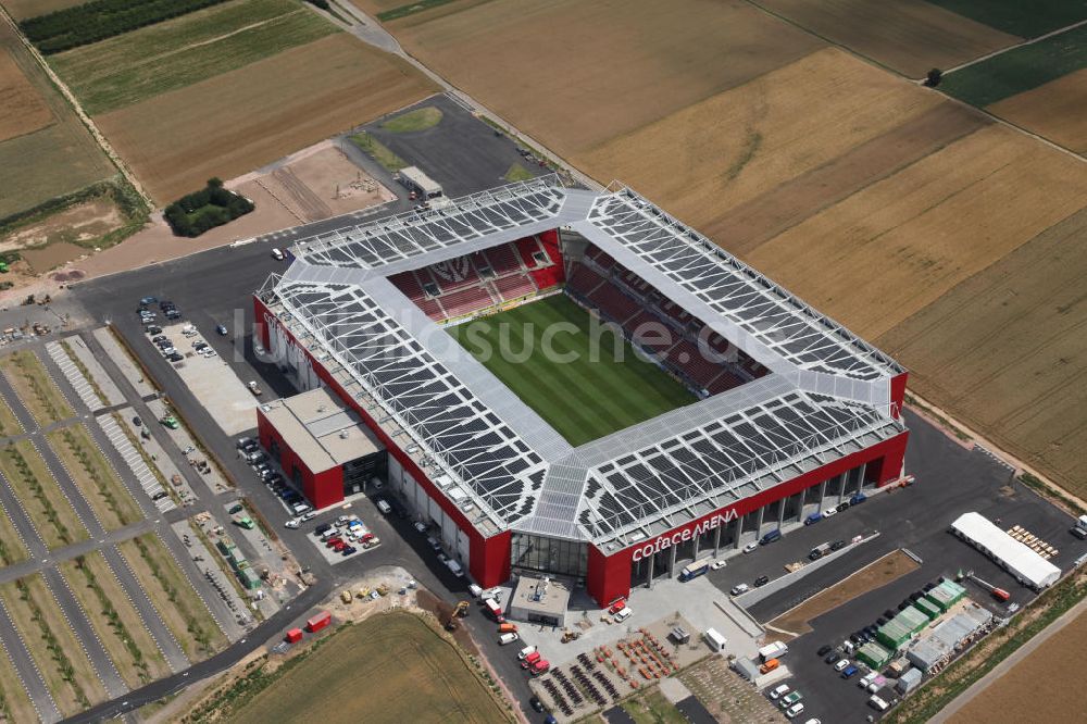 Mainz aus der Vogelperspektive: Neues eingeweihtes Fußball- Stadion Coface-Arena in Mainz