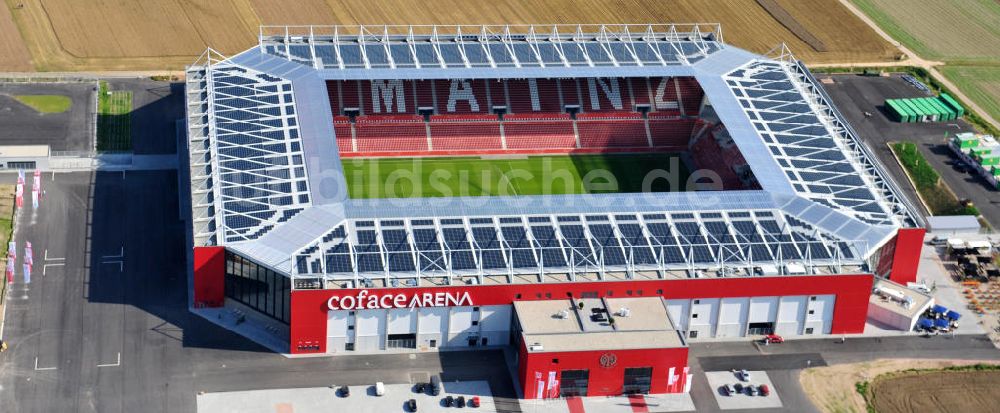 Mainz aus der Vogelperspektive: Neues eingeweihtes Fußball- Stadion Coface-Arena in Mainz