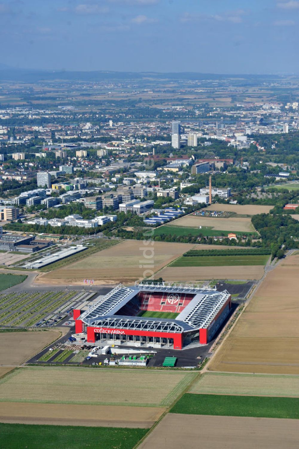 Mainz von oben - Neues eingeweihtes Fußball- Stadion Coface-Arena in Mainz