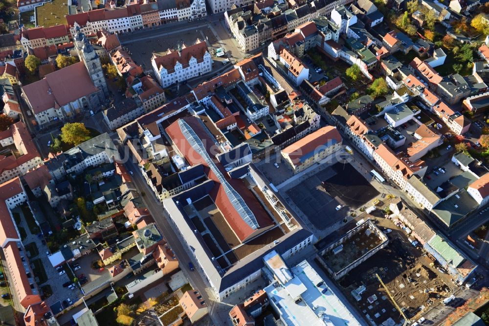 Wittenberg aus der Vogelperspektive: Neues Einkaufszentrums Arsenal in der Innensatdt von Wittenberg in Sachsen-Anhalt