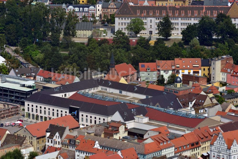 Wittenberg von oben - Neues Einkaufszentrums Arsenal in der Innensatdt von Wittenberg in Sachsen-Anhalt