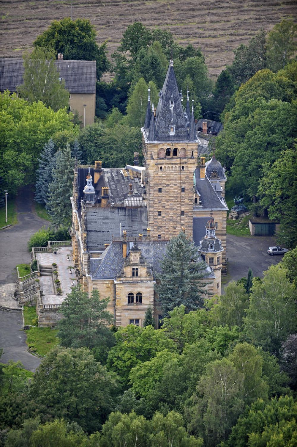 Hummelshain aus der Vogelperspektive: Neues Jagdschloss Hummelshain