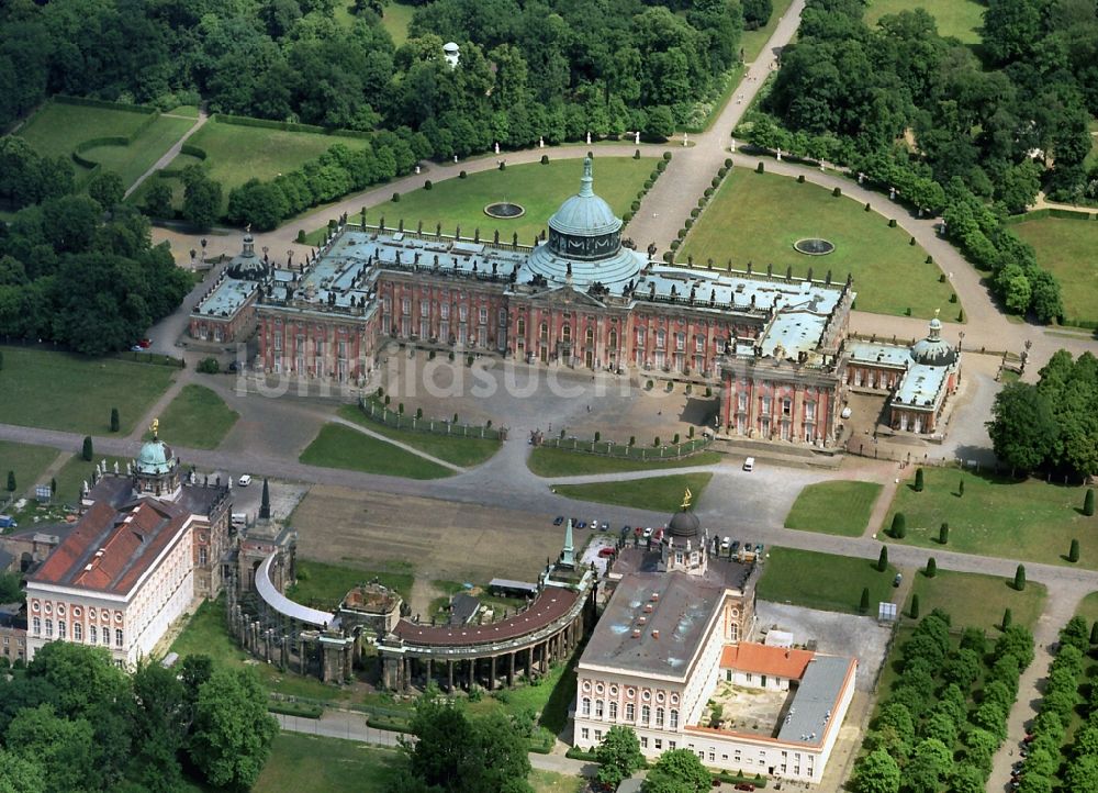 Luftbild Potsdam - Neues Palais und die Communs in Potsdam