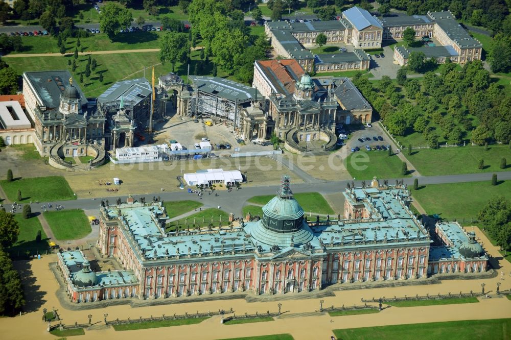 Luftaufnahme Potsdam - Neues Palais und die Communs in Potsdam