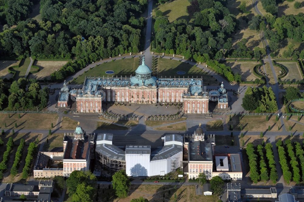 Luftbild Potsdam - Neues Palais und die Communs in Potsdam im Bundesland Brandenburg