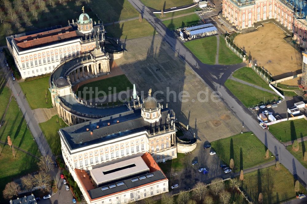 Luftaufnahme Potsdam - Neues Palais und die Communs on Potsdam im Bundesland Brandenburg