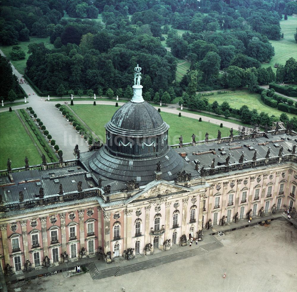 Luftaufnahme Potsdam - Neues Palais in Potsdam