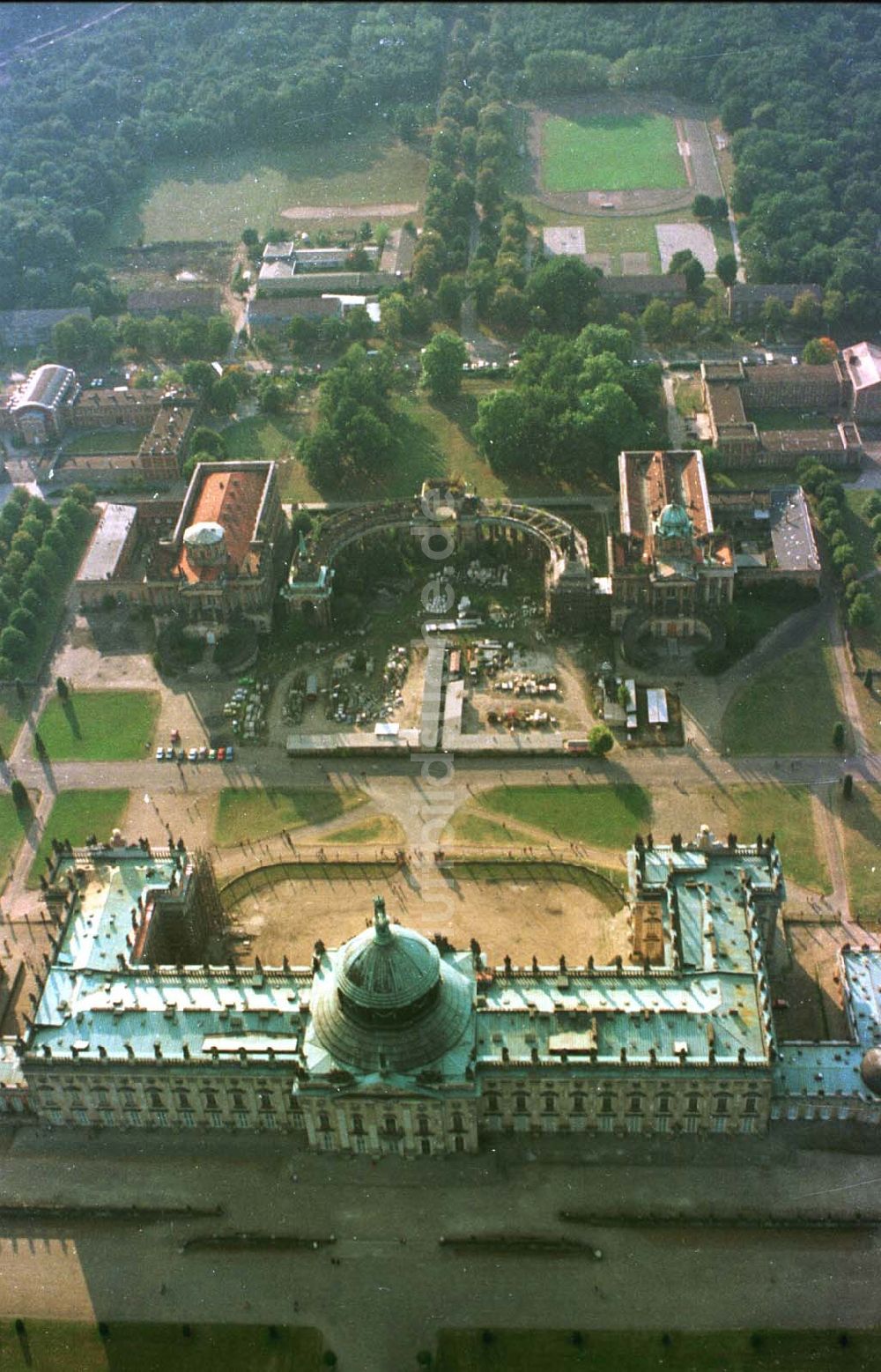 Luftaufnahme Neues Palais, Potsdam - 01.10.1992 Neues Palais, Potsdam