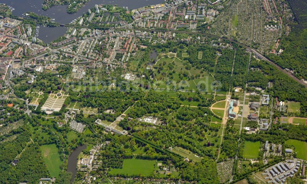 Luftbild Potsdam - Neues Palais und Schloß Sanssouci im Ortsteil Westliche Vorstadt in Potsdam im Bundesland Brandenburg, Deutschland